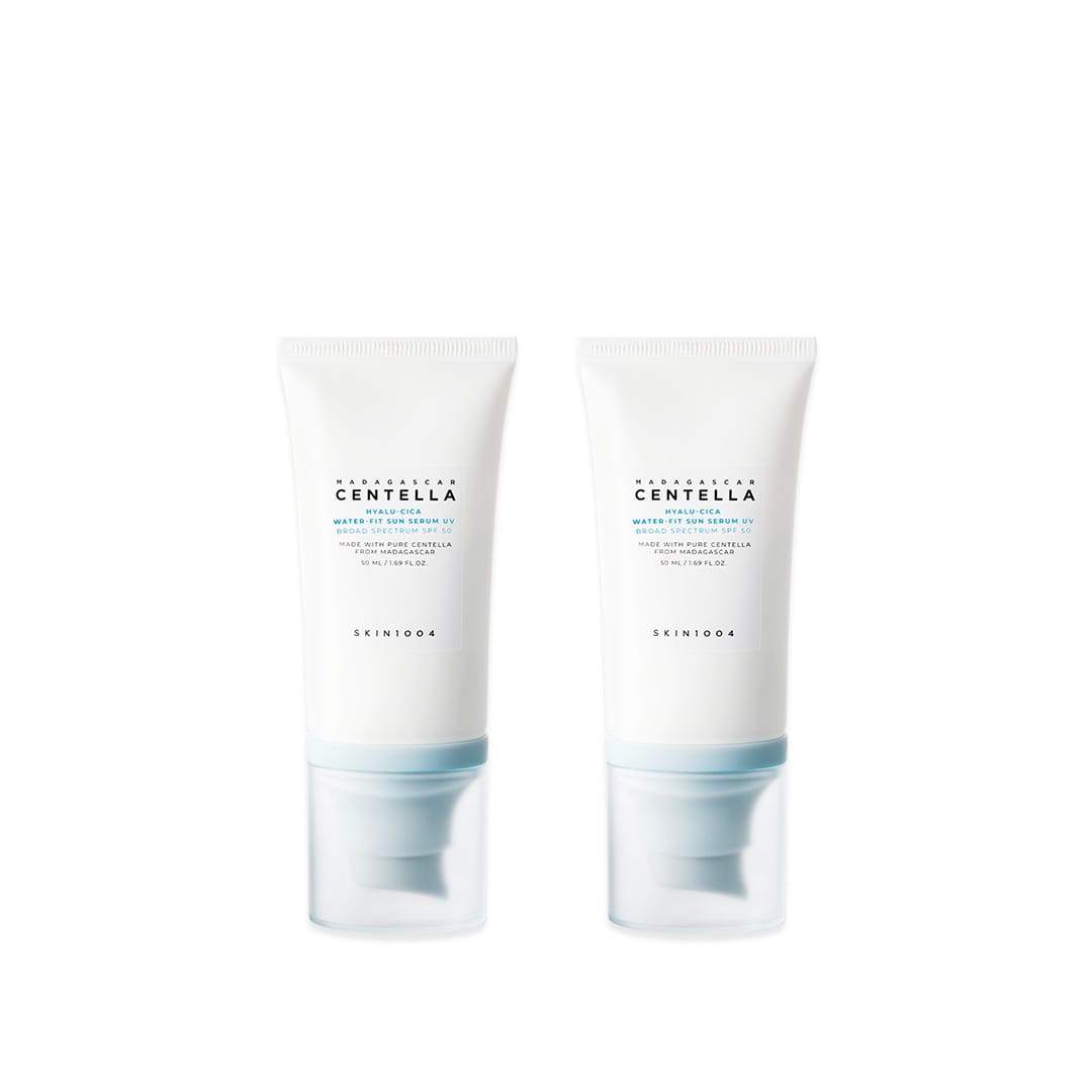 Skin1004 - Hyalu-Cica Water-Fit Sun Serum UV SPF50 kaks toodet valgel taustal 