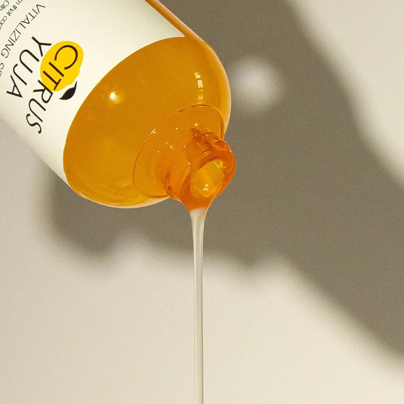 Farmstay Citrus Yuja Vitalizing Serum sügavniisutav seerum, 100ml