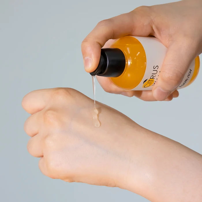 Farmstay Citrus Yuja Vitalizing Serum sügavniisutav seerum, 100ml