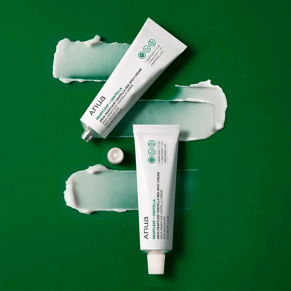 Anua Heartleaf Centella Red Spot Cream  kaks tuubi ja tekstuur lähivaates