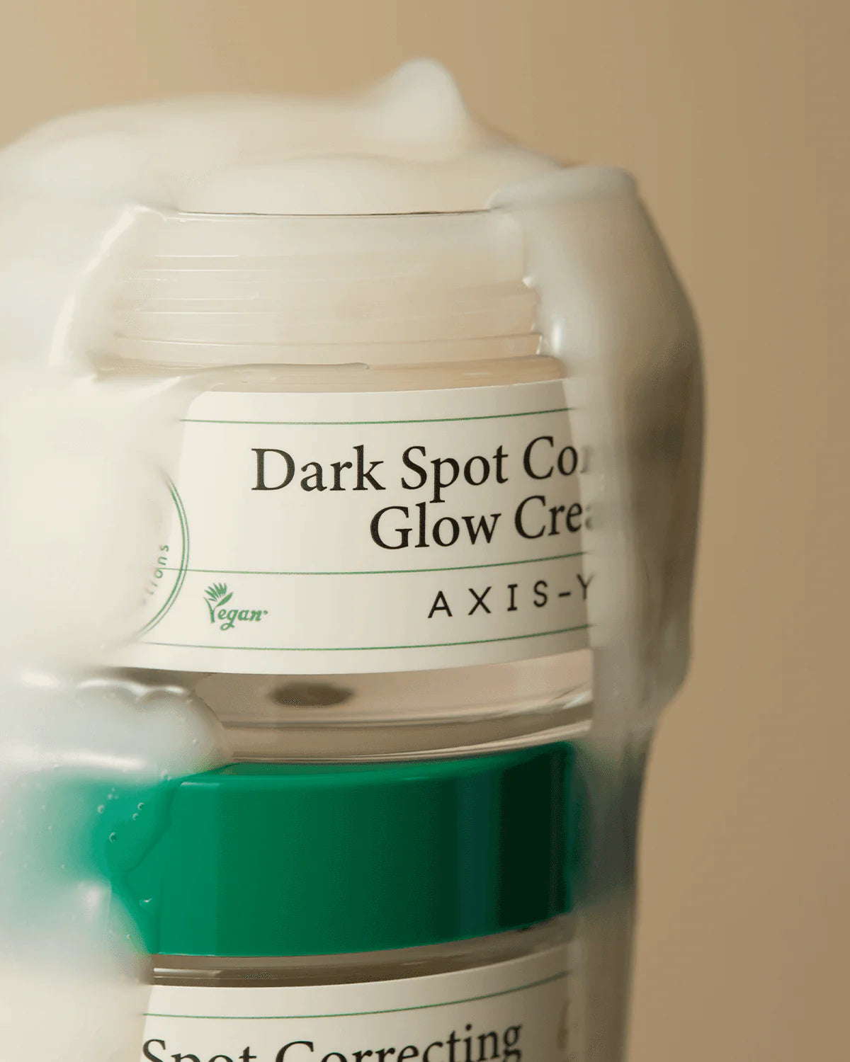 Axis-Y Dark Spot Correcting Glow Cream tuub ja pakend