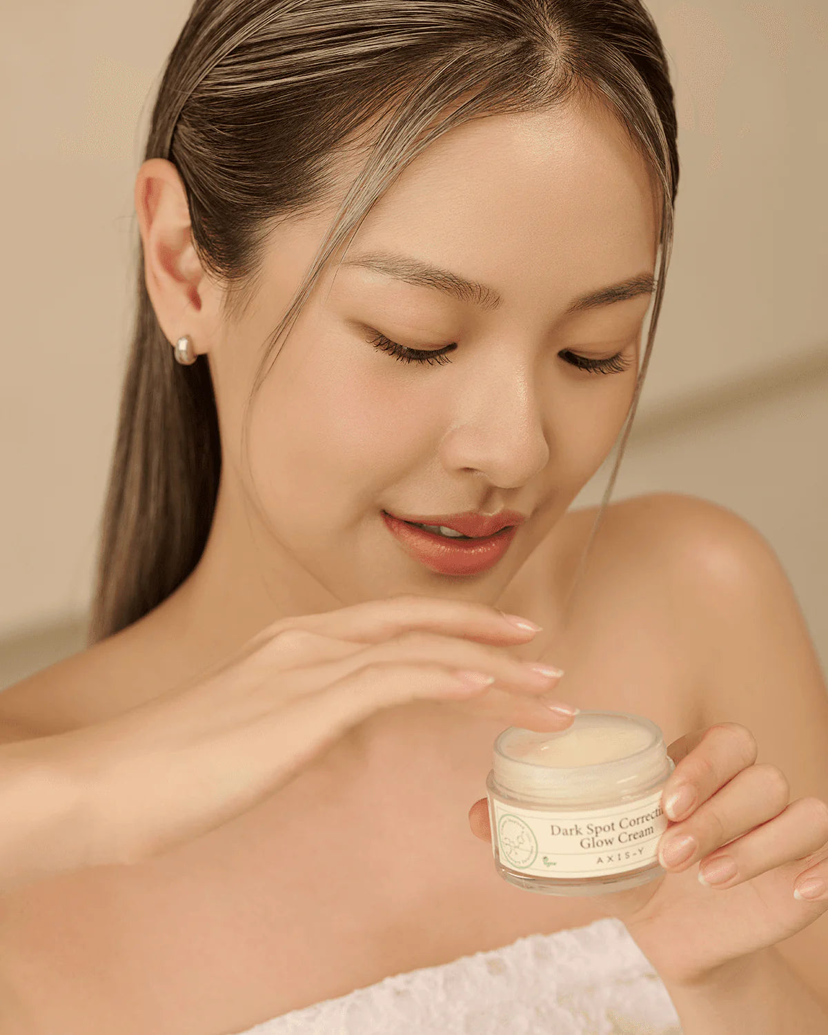 Axis-Y Dark Spot Correcting Glow kreemi tekstuur