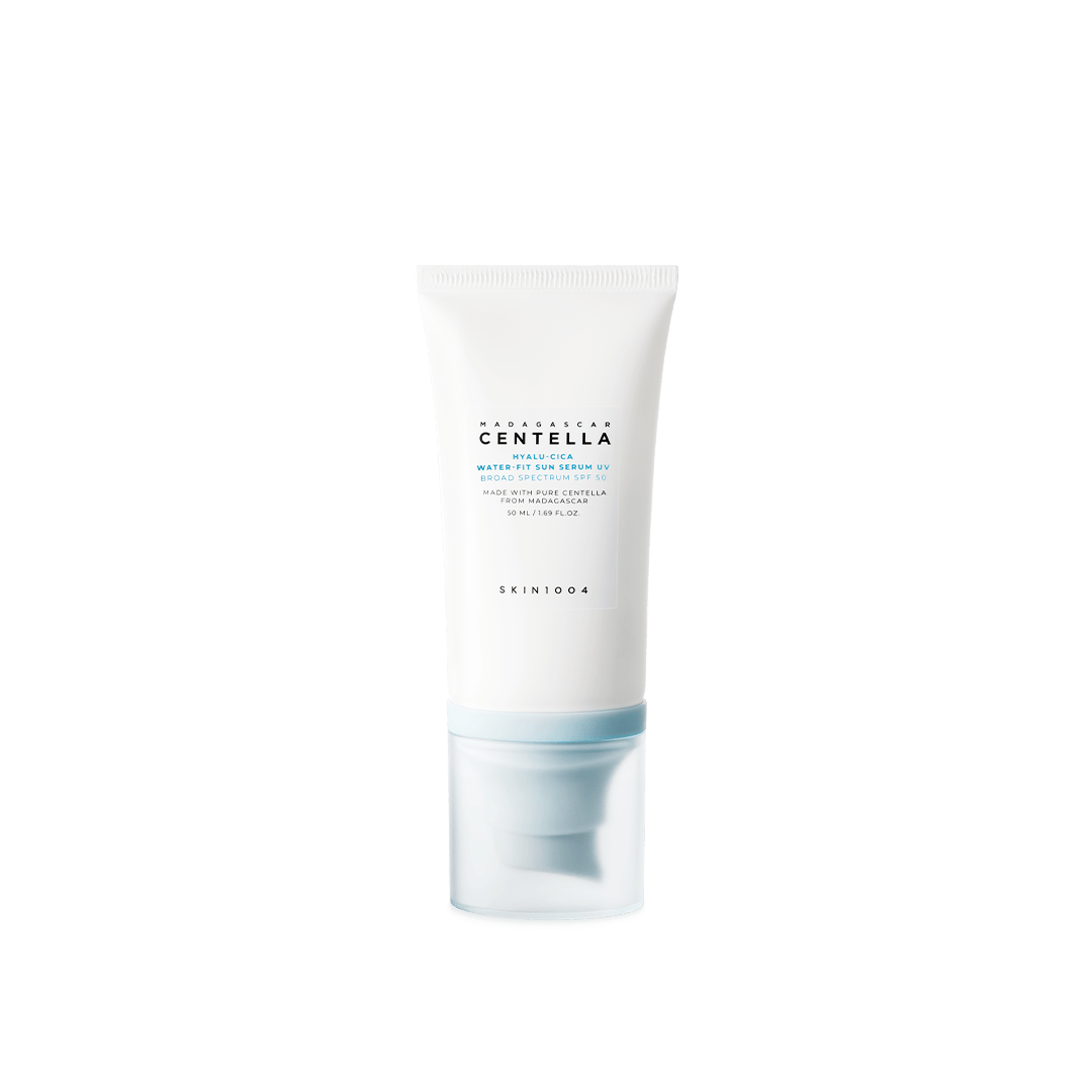 Skin1004 - Hyalu-Cica Water-Fit Sun Serum UV SPF50 läbipaistval taustal